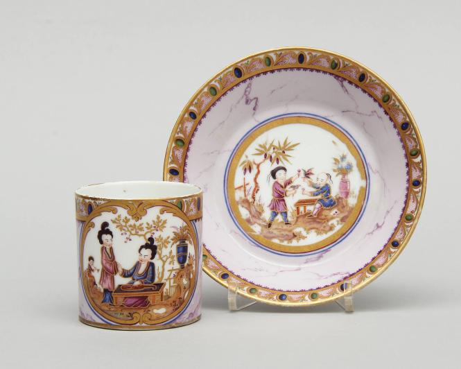 Cup and Saucer (Gobelet litron et soucoupe)