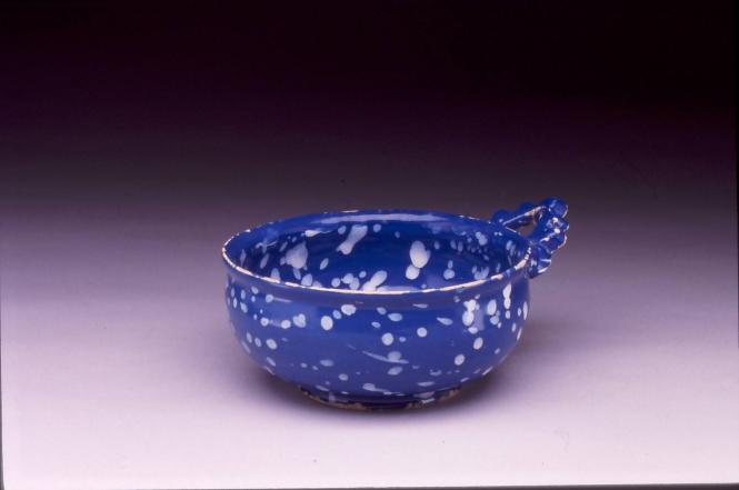 Porringer with 'Bleu Persan' decoration