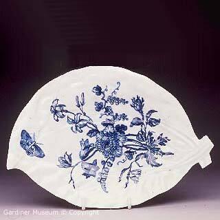 Cabbage leaf dish with "The Wispy Chrysanthemum Sprays" pattern