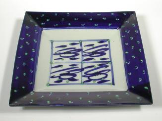 Square Plate with Quadrangular Design