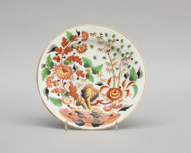 Plate with chinoiserie pattern