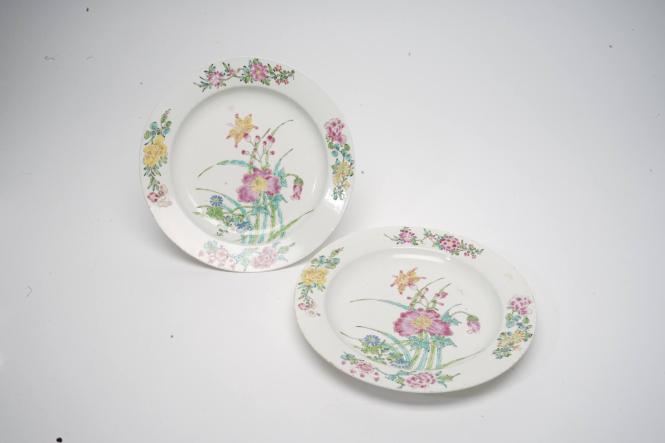 Pair of plates