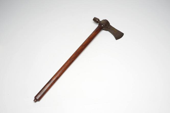 Presentation pipe tomahawk